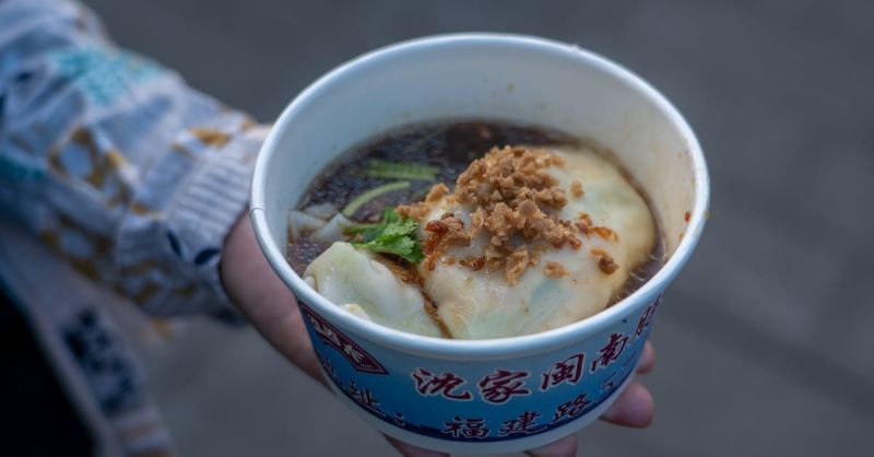 Soubor:105 Česneková polévka s knedlíčky.jpg