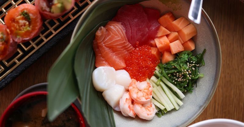 Soubor:188 Ledová okurková polévka okurkové špagety a kytička marinovan 5.jpg