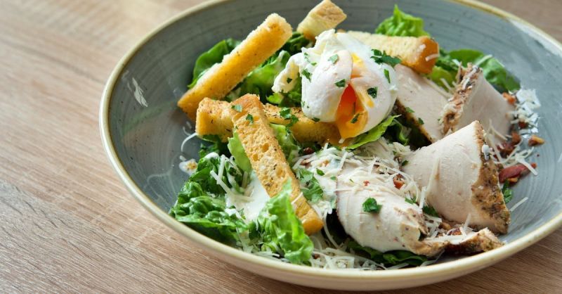 Soubor:256 Vejce na zelenině s jogurtovým dresinkem 3.jpg