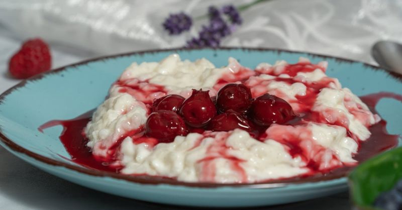 Soubor:301 Smetanová rýže s hrozny 2.jpg