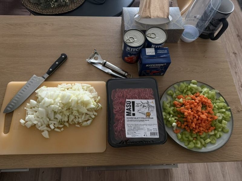 Soubor:Bolognese těstoviny 01.jpg