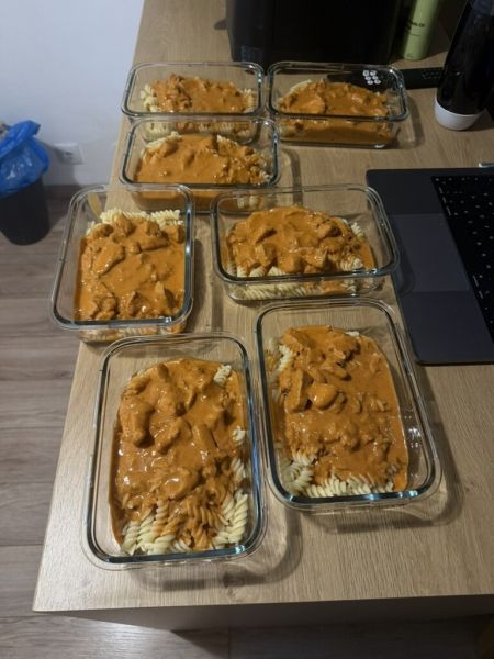 Soubor:Kuře na paprice s fusilli 02.jpg